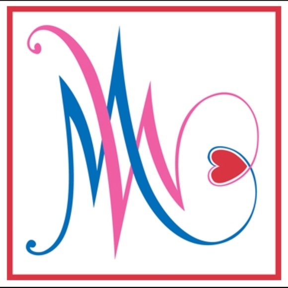 Meet your Posher, Mayra - Picture 1 of 2